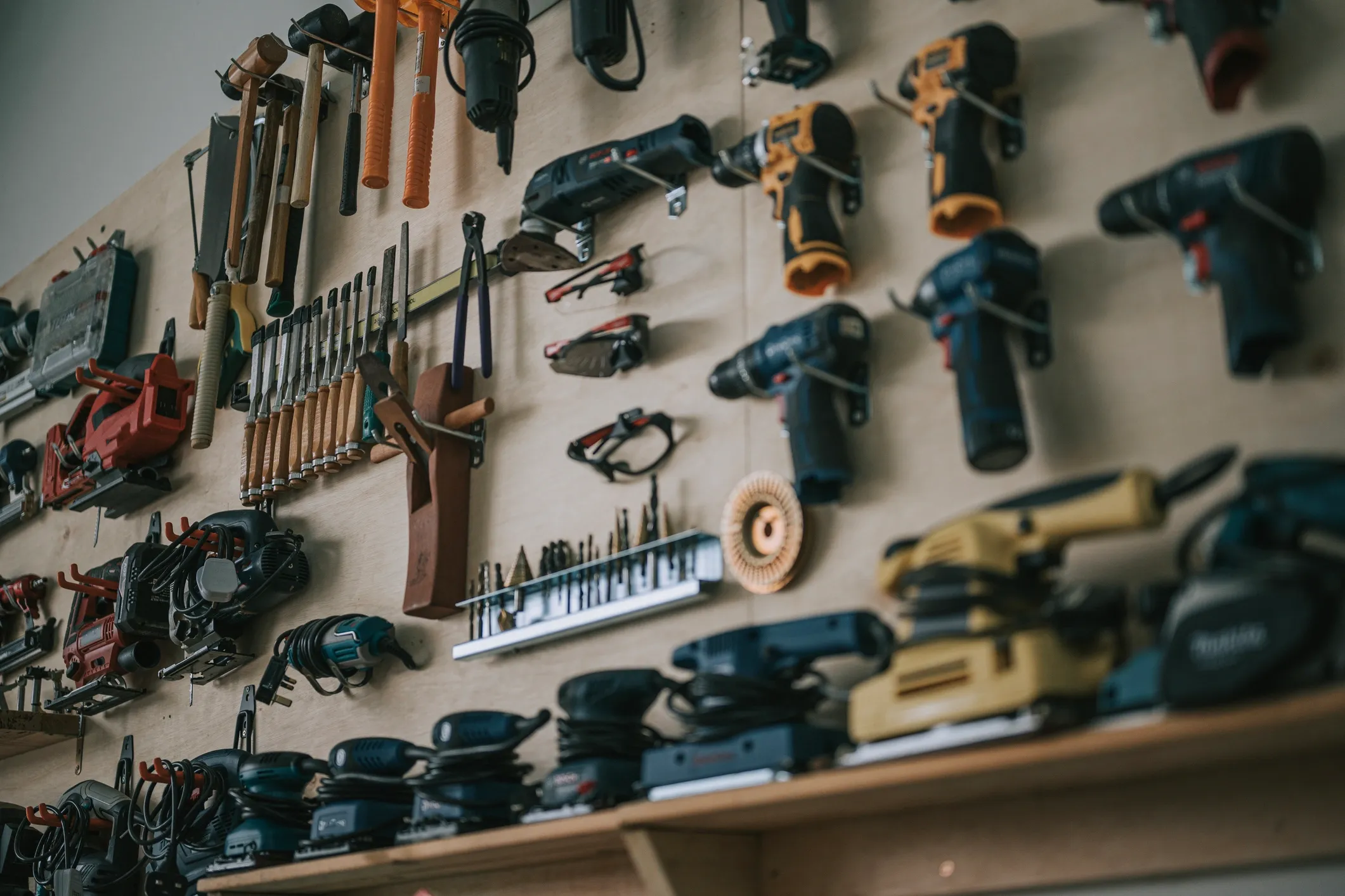 Tools & Hardware